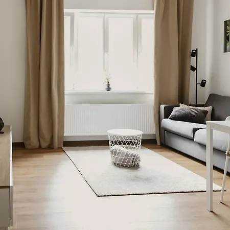 Park Apartment *